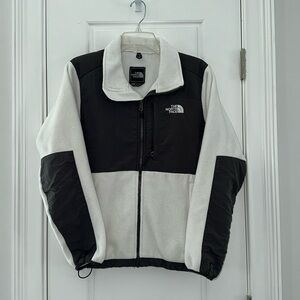 Woman’s north face jacket Denali Polartec size M